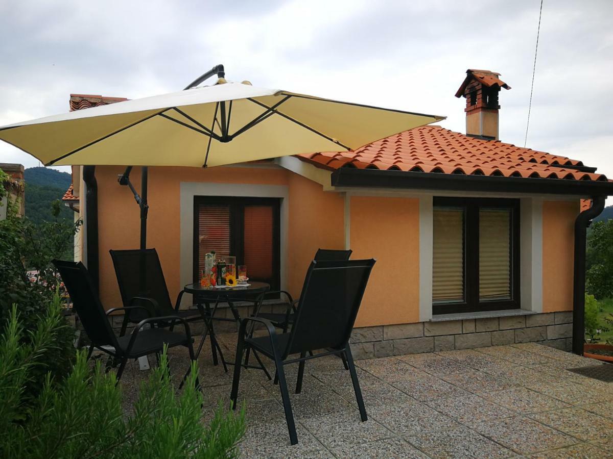 House Ceh Villa Črni Kal Exterior foto